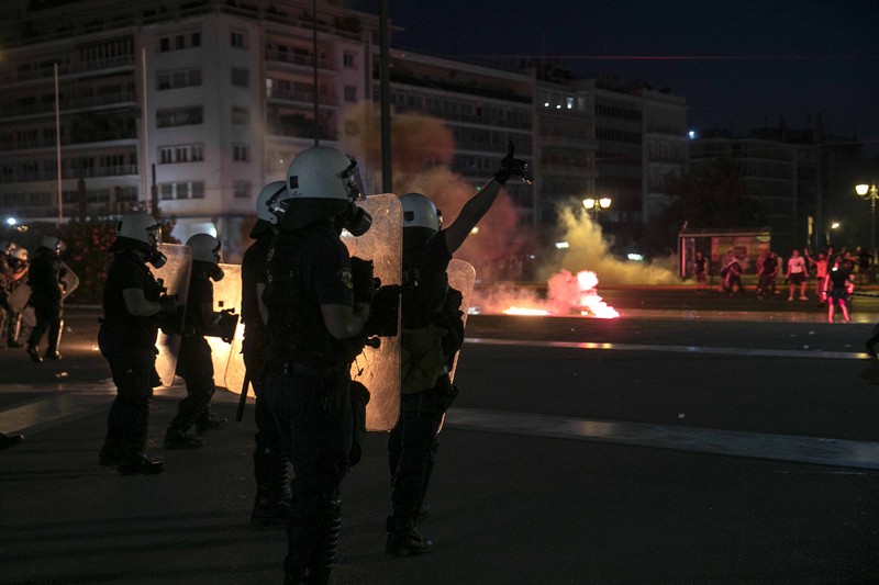 Demo tolak wajib vaksinasi COVID-19. di Yunani. (AP/Yorgos Karahalis) Demo tolak wajib vaksinasi COVID-19. di Yunani. (AP/Yorgos Karahalis)
