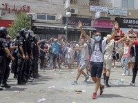 PM Tak Becus Tangani Covid-19, Warga Tunisia Rusuh