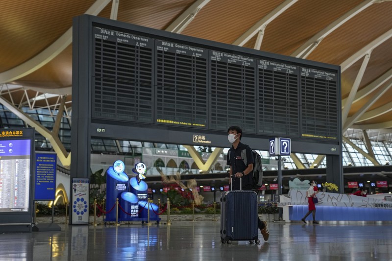 Shanghai evakuasi ratusan ribu warga ditengah hantaman badai Topan In Fa. (Chinatopix via AP)