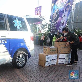 Momen Penyerahan Ambulans CT ARSA Foundation ke Salam Aid