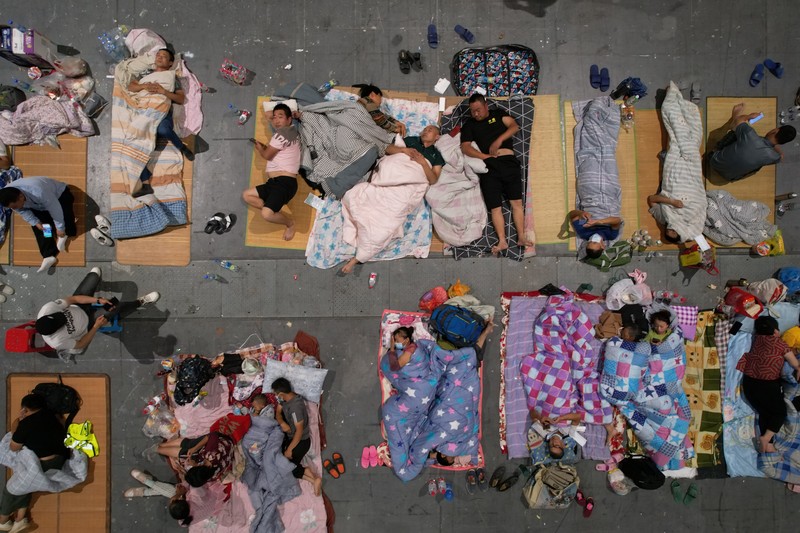 Shanghai evakuasi ratusan ribu warga ditengah hantaman badai Topan In Fa. (Chinatopix via AP) Shanghai evakuasi ratusan ribu warga ditengah hantaman badai Topan In Fa. (Chinatopix via AP)