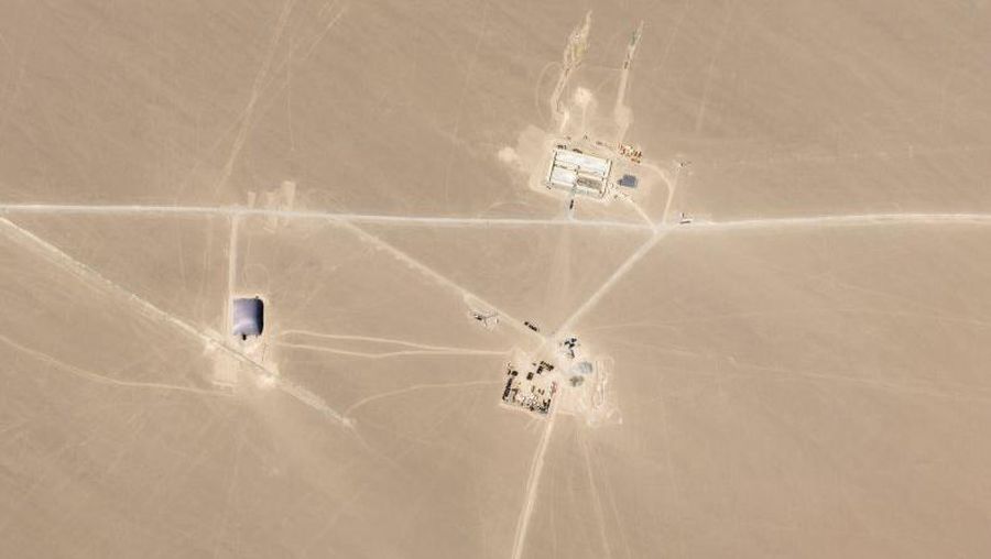 Pembangunan fasilitas yang diyakini sebagai silo rudal nuklir ditemukan di gurun Hami, Xinjiang. (Dok: Planet Labs)