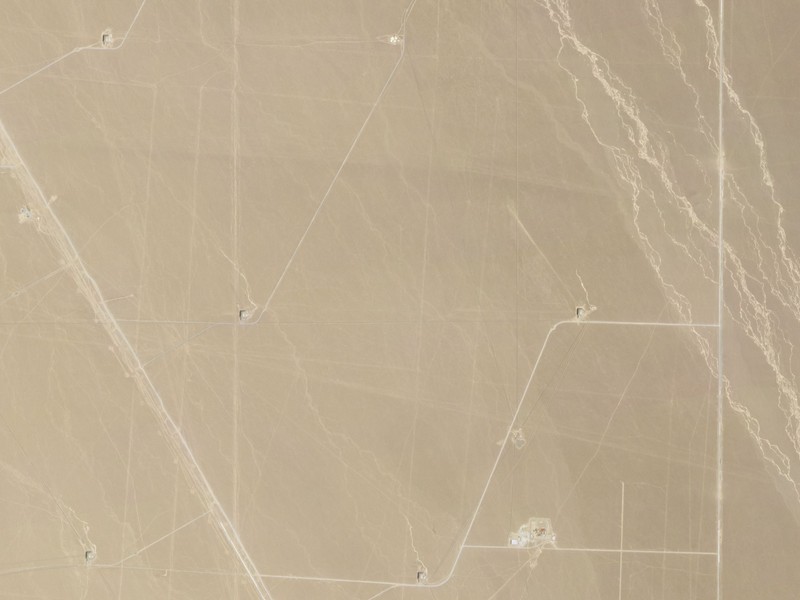 Pembangunan fasilitas yang diyakini sebagai silo rudal nuklir ditemukan di gurun Hami, Xinjiang. (Dok: Planet Labs)