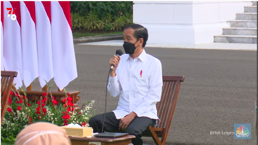 Jokowi dalam pemberian Banpres Produktif Usaha Mikro