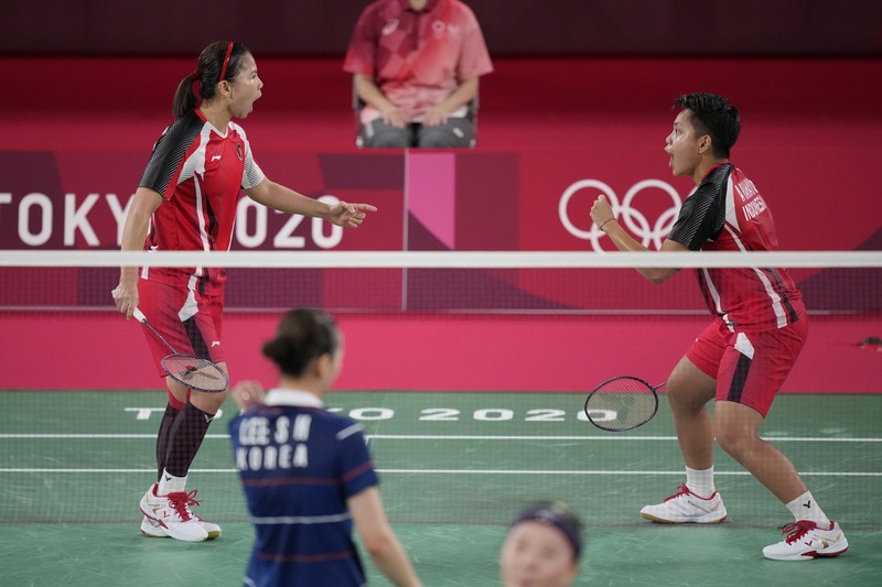 Greysia Polii dan Apriyani Rahayu di ajang Olimpiade Tokyo 2020. (AP/Dita Alangkara)
