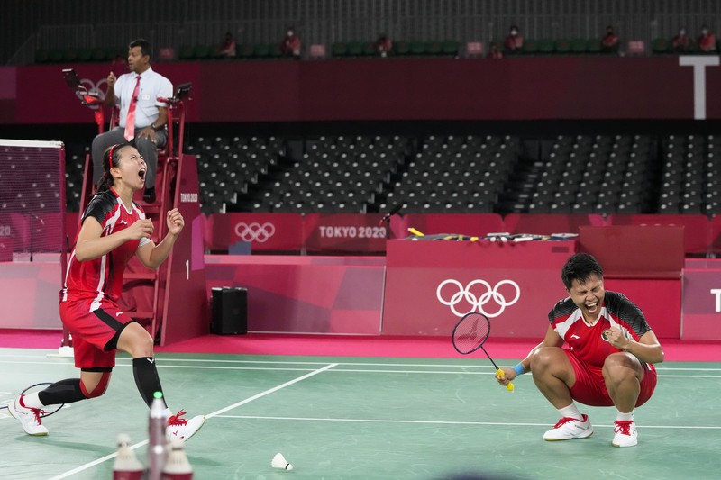 Greysia Polii dan Apriyani Rahayu di ajang Olimpiade Tokyo 2020. (AP/Dita Alangkara)