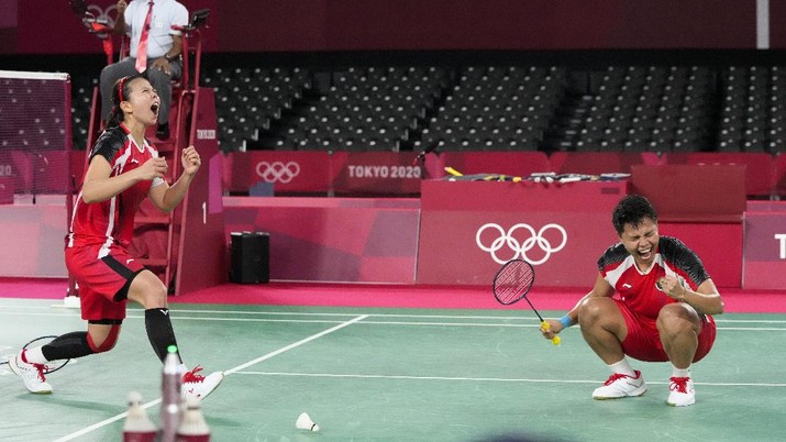Greysia Polii dan Apriyani Rahayu di ajang Olimpiade Tokyo 2020. (AP/Markus Schreiber) Greysia Polii dan Apriyani Rahayu di ajang Olimpiade Tokyo 2020. (AP/Markus Schreiber)