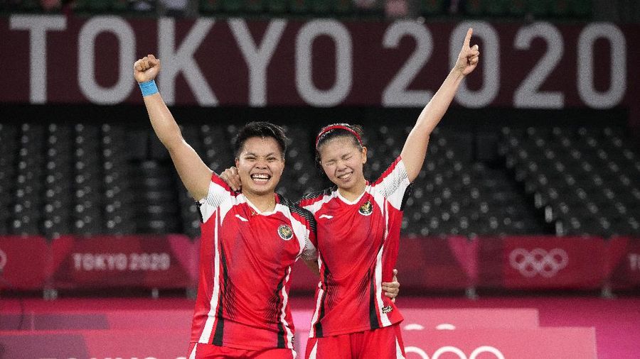 Greysia Polii dan Apriyani Rahayu di ajang Olimpiade Tokyo 2020. (AP/Dita Alangkara)