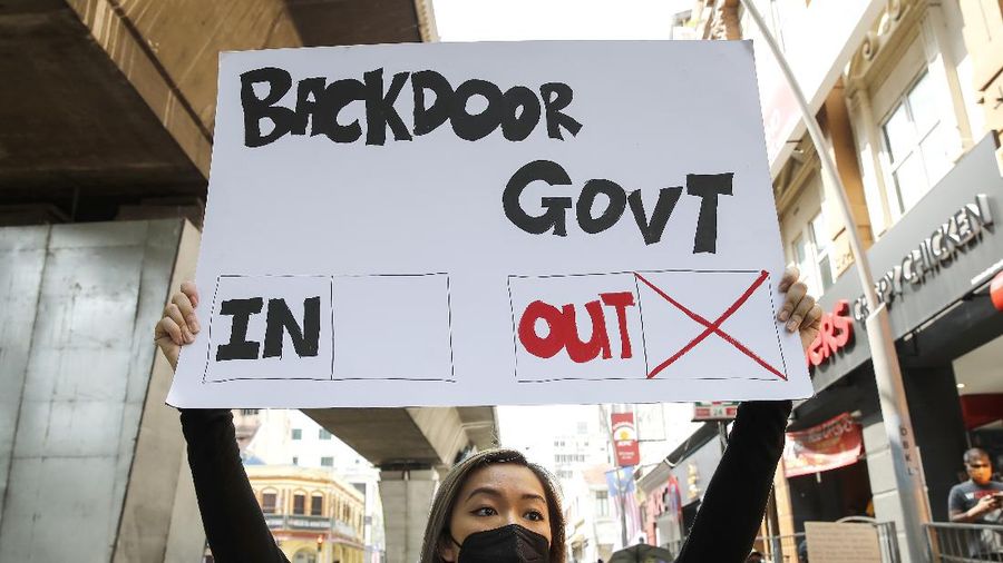 Ratusan pengunjuk rasa melakukan demo di ibukota Kuala Lumpur, Malaysia. (AP Photo/FL Wong)