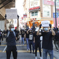 Malaysia Panas, Massa Serba Hitam Demo Desak PM Mundur