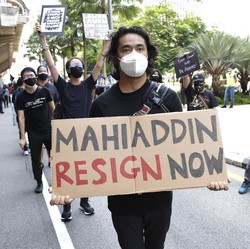 Panasnya Tensi Politik Malaysia & Ledakan Kasus Covid (Lagi)
