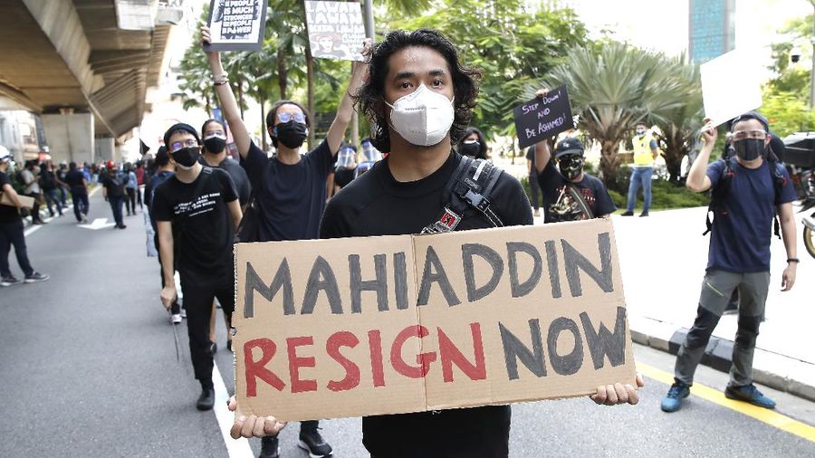 Ratusan pengunjuk rasa melakukan demo di ibukota Kuala Lumpur, Malaysia. (AP Photo/FL Wong)