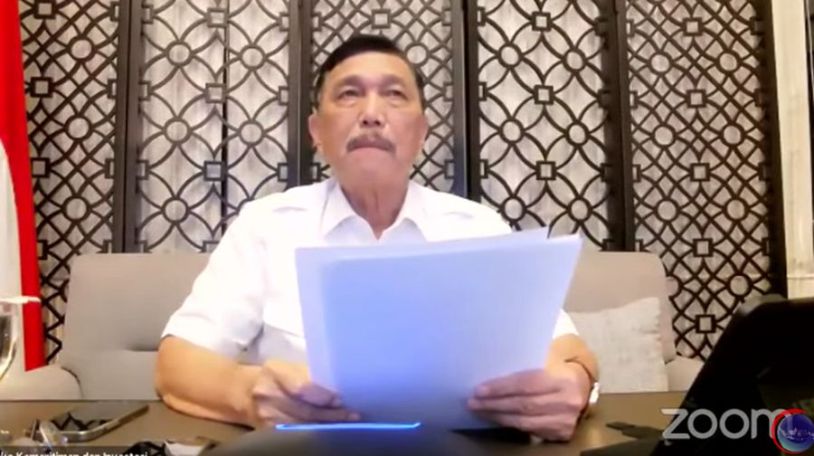 Menteri Koordinator Bidang Kemaritiman dan Investasi, Luhut Binsar Pandjaitan Saat Konferensi Pers Virtual Evaluasi dan Penerapan PPKM (Tangkapan Layar Youtube Kemenko Marves)