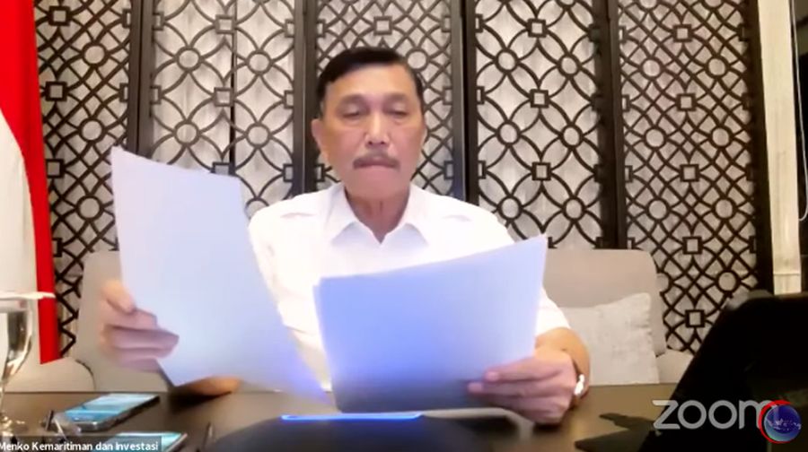 Menteri Koordinator Bidang Kemaritiman dan Investasi, Luhut Binsar Pandjaitan Saat Konferensi Pers Virtual Evaluasi dan Penerapan PPKM (Tangkapan Layar Youtube Kemenko Marves)