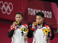 Terima Kasih Greysia/Apriyani, Arigato Anthony Ginting!