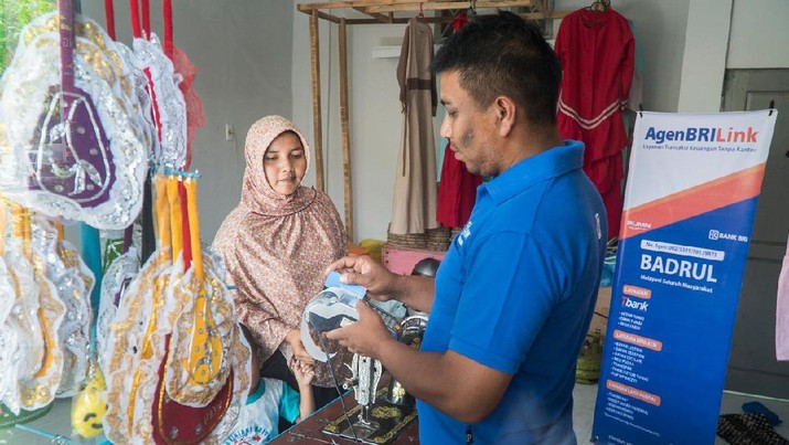 Dorong Ekosistem Ultra Mikro, Agen Bank Ini Bantu Sediakan Layanan Keuangan Bagi Pelaku UKM. (Dok.BRI)