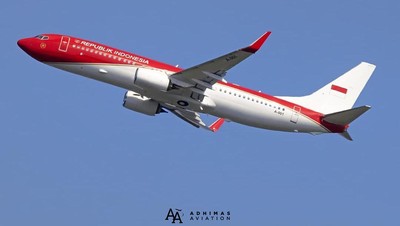 Pesawat Kepresidenan RI, A-001 Boeing 737-8U3 (BBJ2). (Tangkapan Layar Instagram @adhimas_aviation) Pesawat Kepresidenan RI, A-001 Boeing 737-8U3 (BBJ2). (Tangkapan Layar Instagram @adhimas_aviation)