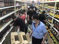 Corona Wuhan 'Bangkit dari Kubur', Warga Panic Buying