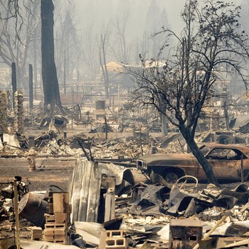 Potret Kebakaran Besar di Hutan AS, Rumah-Mobil Hangus