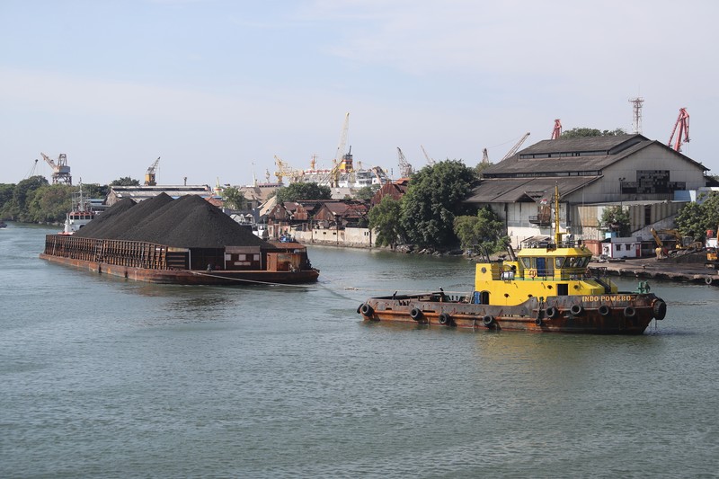 Batubara, Kapal angkut batubara (CNBC Indonesia/Tri Susilo) Batubara, Kapal angkut batubara (CNBC Indonesia/Tri Susilo)