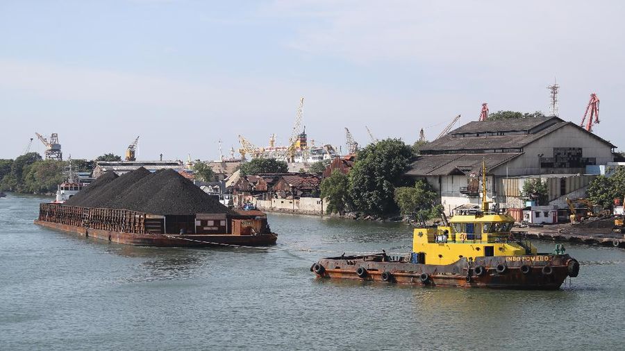 Batubara, Kapal angkut batubara (CNBC Indonesia/Tri Susilo)