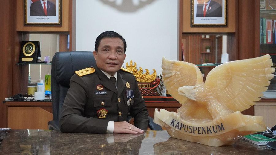 Kapuspenkum Kejagung Leonard Eben Ezer