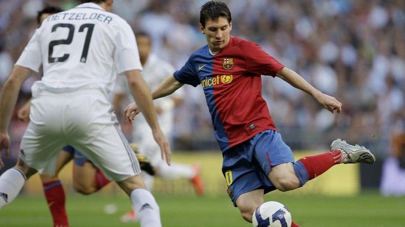In this combination of six pictures FC Barcelona forward Lionel Messi is seen dashing from his own half past Getafe players before rounding goalkeeper Luis Garcia and scoring from a narrow angle in the 29th minute at the Camp Nou stadium in Barcelona, Spain, Wednesday, April 18, 2007. Messi has drawn further comparisons with Diego Maradona by scoring a near replica of one of the former Argentina captain's most famous goals. Messi emulated Maradona's winner against England in the 1986 World Cup quarterfinals in scoring Barcelona's second goal in a 5-2 win over Getafe in the Copa del Rey semifinals. (AP Photos/Manu Fernandez)