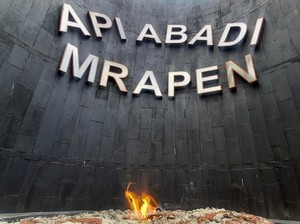 Legenda Api Abadi Mrapen, Konon Berawal dari Tongkat Sunan Kalijaga