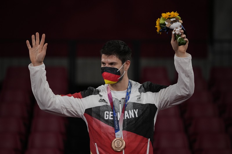 Peraih medali perunggu Oshae Jones, dari Amerika Serikat, saat upacara medali kelas welter 69 kg putri di Olimpiade Musim Panas 2020, Sabtu, 7 Agustus 2021, di Tokyo, Jepang. (Luis Robayo/Foto Kolam Renang via AP) Bronze medal winner Oshae Jones, from the United States, during the women's welterweight 69-kg medal ceremony at the 2020 Summer Olympics, Saturday, Aug. 7, 2021, in Tokyo, Japan. (Luis Robayo/Pool Photo via AP)