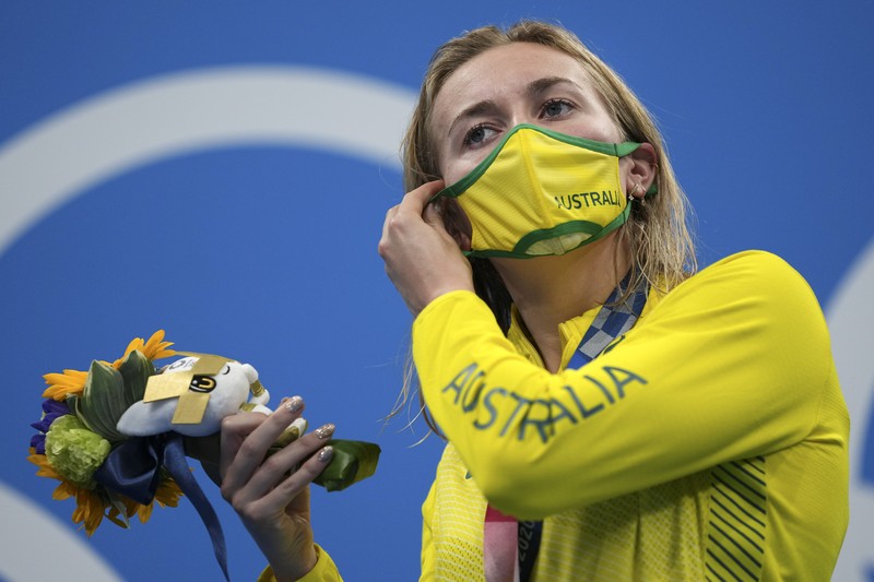 Peraih medali perunggu Oshae Jones, dari Amerika Serikat, saat upacara medali kelas welter 69 kg putri di Olimpiade Musim Panas 2020, Sabtu, 7 Agustus 2021, di Tokyo, Jepang. (Luis Robayo/Foto Kolam Renang via AP) Bronze medal winner Oshae Jones, from the United States, during the women's welterweight 69-kg medal ceremony at the 2020 Summer Olympics, Saturday, Aug. 7, 2021, in Tokyo, Japan. (Luis Robayo/Pool Photo via AP)