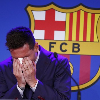 Momen Haru Saat Lionel Messi Berpisah dengan Gerard Pique dkk