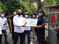Temui PKL Solo, Kemnaker Beri Bantuan Tenaga Kerja Mandiri