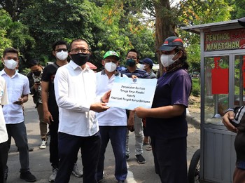 Temui PKL Solo, Kemnaker Beri Bantuan Tenaga Kerja Mandiri