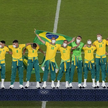 Aksi Brasil Tekuk Spanyol & Raih Emas di Sepakbola Olimpiade