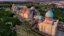 Uzbekistan Subsidi Turis Indonesia-Malaysia Lewat Program Umrah Plus