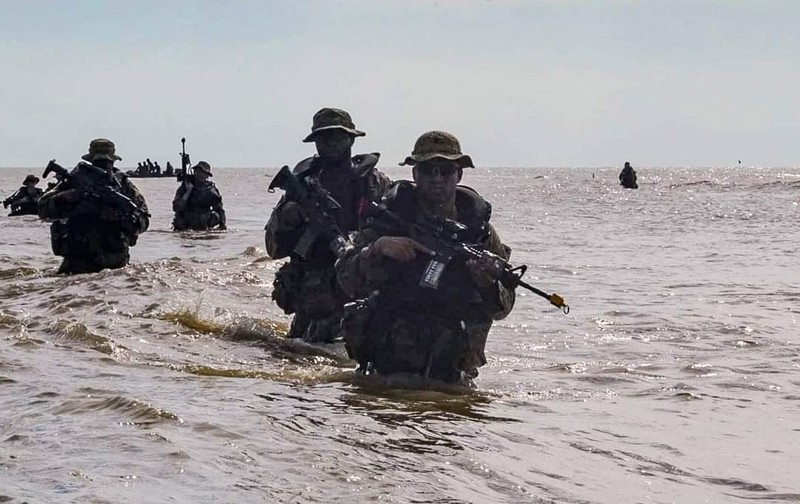 Latihan bersama Prajurit Angkatan Darat AS dengan Tentara Nasional Indonesia (TNI) Angkatan Darat di Baturaja, Sumatera Selatan. (Tangkapan Layar Twitter @@25thID) Latihan bersama Prajurit Angkatan Darat AS dengan Tentara Nasional Indonesia (TNI) Angkatan Darat di Baturaja, Sumatera Selatan. (Tangkapan Layar Twitter @@25thID)