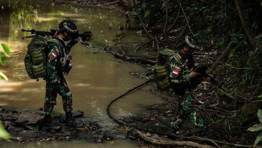 Latihan bersama Prajurit Angkatan Darat AS dengan Tentara Nasional Indonesia (TNI) Angkatan Darat di Baturaja, Sumatera Selatan. (Tangkapan Layar Twitter @@25thID)