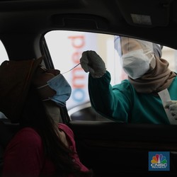 Kok Bisa Ada Ribuan Orang Positif Covid-19 Kegep Jalan ke Mal