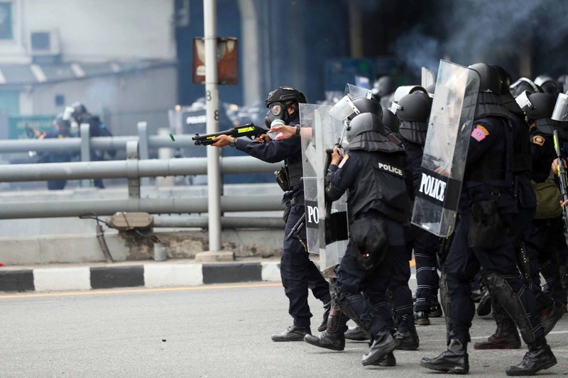 Aksi demo di Thailand. (AP/Thanachote Thanawikran)