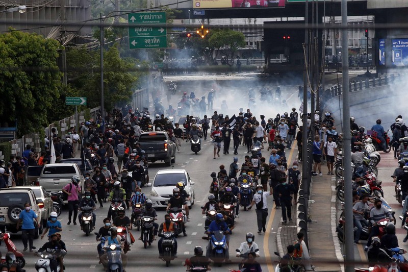 Aksi demo di Thailand. (AP/Thanachote Thanawikran) Aksi demo di Thailand. (AP/Thanachote Thanawikran)