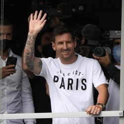 Gaji 35 Juta Euro, Messi Bisa Beli Es Kopi Kekinian per Detik