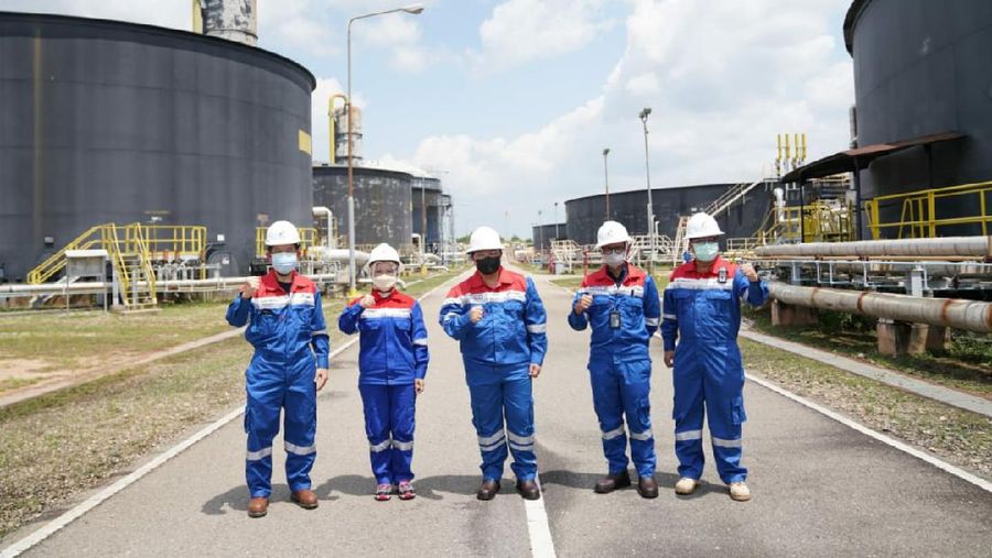 Menteri BUMN Erick Thohir, Wakil Menteri BUMN Pahala Nugraha Mansury dan Direktur Utama PT Pertamina (Persero) Nicke Widyawati didampingi Principal Expert Upstream Budianto Renyut dan Plant Operations Duri Ari Yunianto pada kunjungan ke Blok Rokan (10/8)