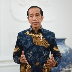 Jokowi Anugerahkan 335 Tokoh Nasional Tanda Kehormatan