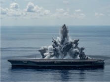 Bom Raksasa Meledak Dekat Kapal Perang AS, Ini Faktanya