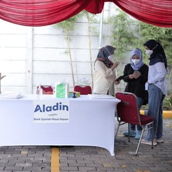 Bank Aladin, Alfamart & Halodoc Buka Sentra Vaksinasi Massal