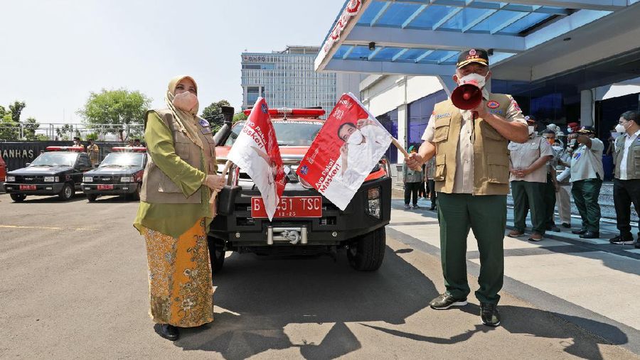 Ketua Satgas Melepas Gerakan Mobil Masker Untuk Masyarakat Serentak di Wilayah Jakarta