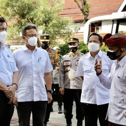 Luhut 'Blusukan' ke Bali, Cek Anomali Kasus Covid-19