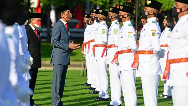 Presiden Joko Widodo Kukuhkan 68 Anggota Paskibraka 2021 (Muchlis Jr - Biro Pers Sekretariat Presiden)
