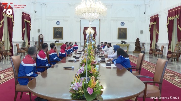 Presiden Jokowi Terima 10 Orang Perwakilan Pekerja Pertamina Hulu Rokan, 12 Agustus 2021. (Youtube BPMI) Presiden Jokowi Terima 10 Orang Perwakilan Pekerja Pertamina Hulu Rokan, 12 Agustus 2021. (Youtube BPMI)