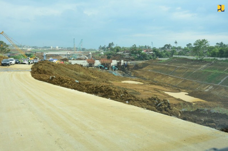 Tol Ciawi-Sukabumi Seksi 2 ruas Cigombong - Cibadak sepanjang 11,9 km. (Biro Kementerian PUPR) Tol Ciawi-Sukabumi Seksi 2 ruas Cigombong - Cibadak sepanjang 11,9 km. (Biro Kementerian PUPR)